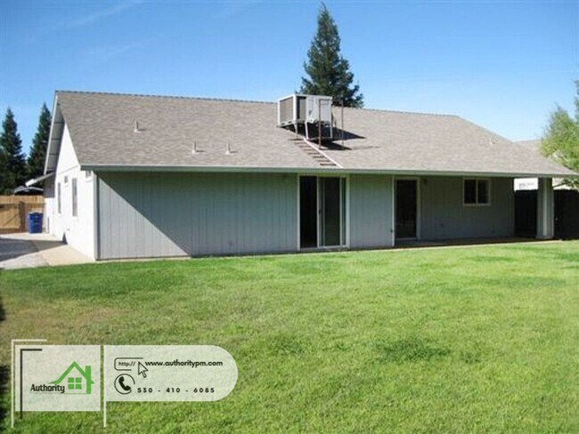 Building Photo - 3323 Forest Homes Dr