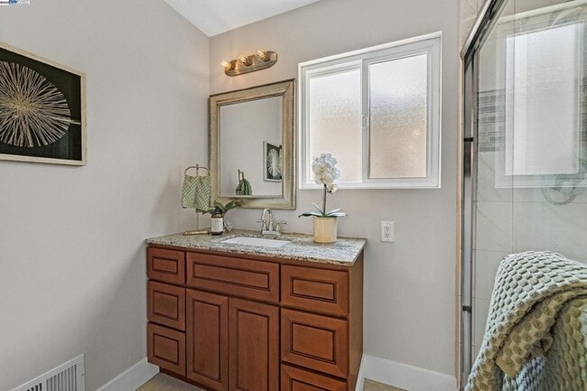 Building Photo - Updated Single-Story 4BR Home with Pool in Prime Pleasanton Valley Location