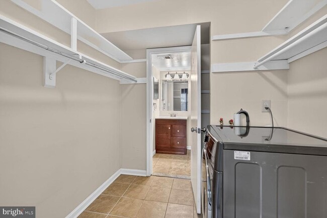 Building Photo - 8358 Dunham Ct