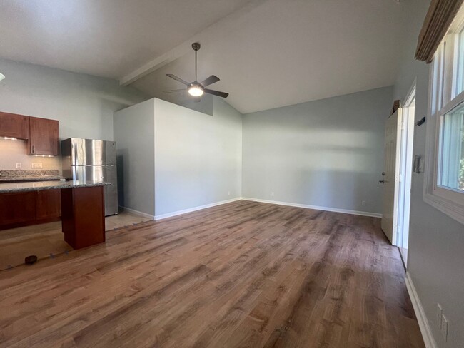Building Photo - SINGLE LEVEL ONE BEDROOM DUPLEX UNIT IN KAILUA