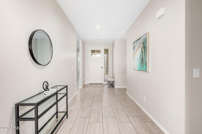 Building Photo - 11022 W Levi Dr