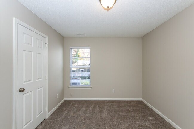 Building Photo - 9033 Shenington Pl
