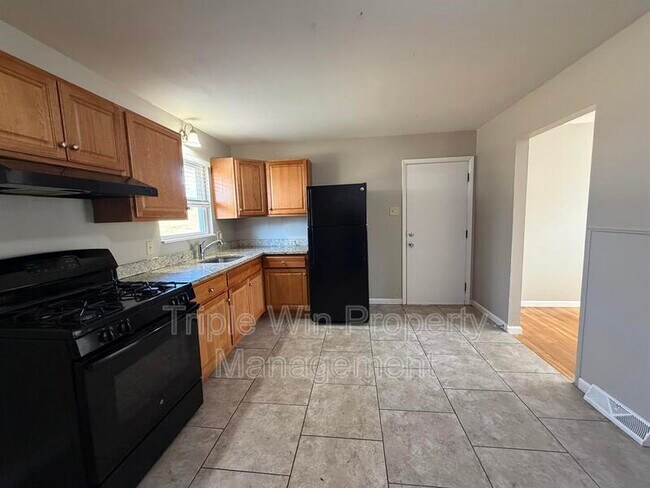 Building Photo - 10191 Mayfair Dr