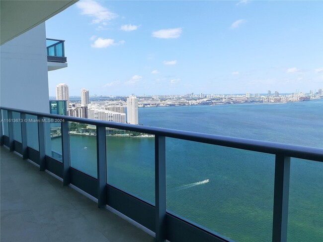 Building Photo - 1331 Brickell Bay Dr