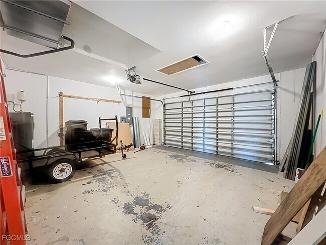 Building Photo - 4930 SW 25th Ct