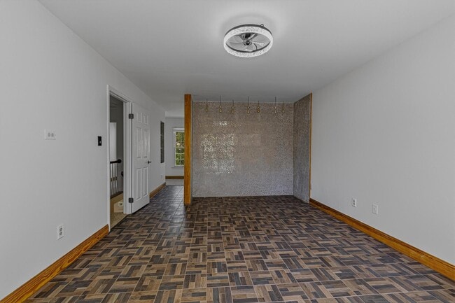 Building Photo - 1646 Stowe Rd