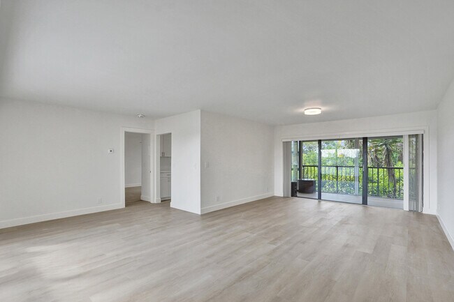 Building Photo - 1040 Homewood Blvd