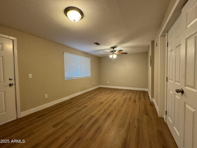 Building Photo - 2020 E Arbor Ave