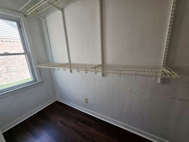 Building Photo - 1037 Birchwood Ave