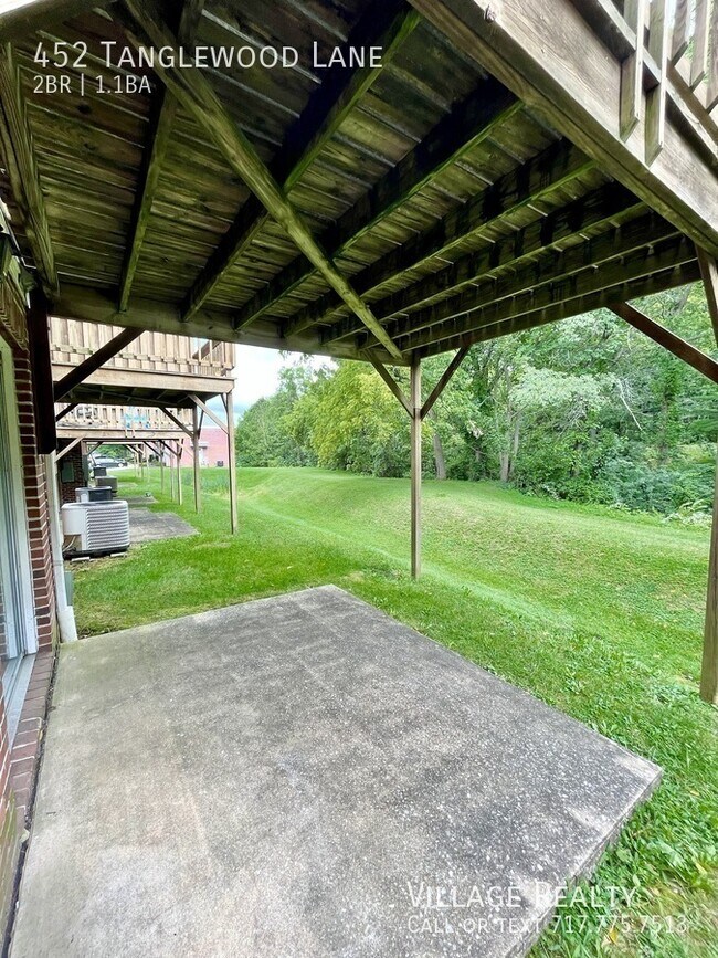 Building Photo - 452 Tanglewood Ln