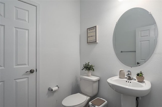 Building Photo - 1912 Swivel Ln