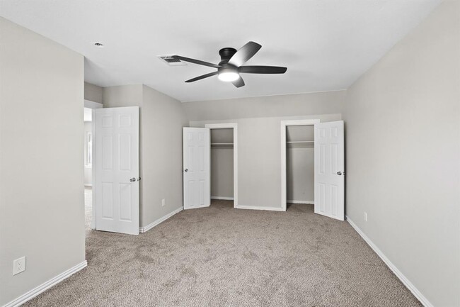 Building Photo - 10811 Tupper Lake Dr