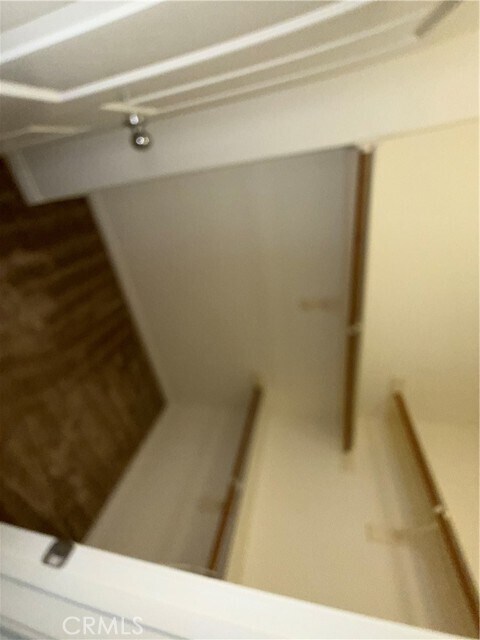 Building Photo - 3 Hollinwood