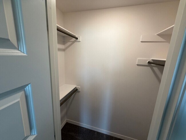 Building Photo - 6025 W Quinn St