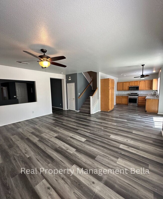 Building Photo - 3 Bed 3 Bath Perris Home w/ Office Space & Community Pool