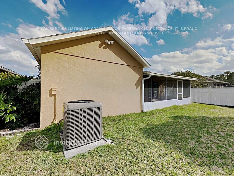 Building Photo - 134 Monterey Oaks Dr