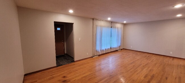 Building Photo - 28810 Cannon Rd