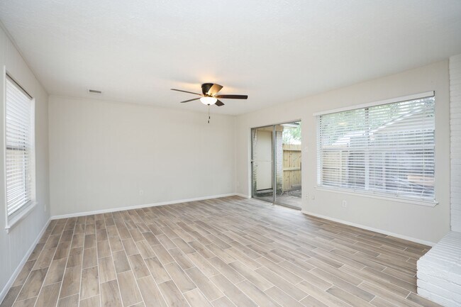 Building Photo - 22318 Fincastle Dr
