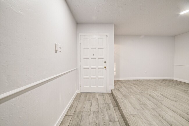 Building Photo - 3918 Cypressdale Dr