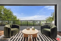 Building Photo - 2300 Ronda Vista Dr