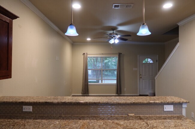 Building Photo - Now Pre-Leasing for Fall 2026–Spring 2027!