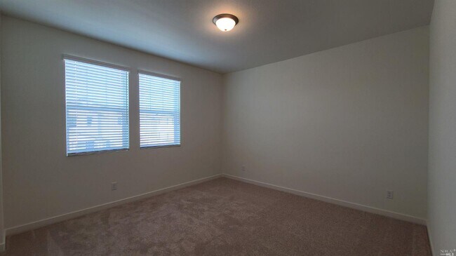 Building Photo - 2402 Indigo Dr