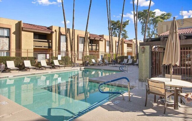 Building Photo - 8500 E Indian School Rd