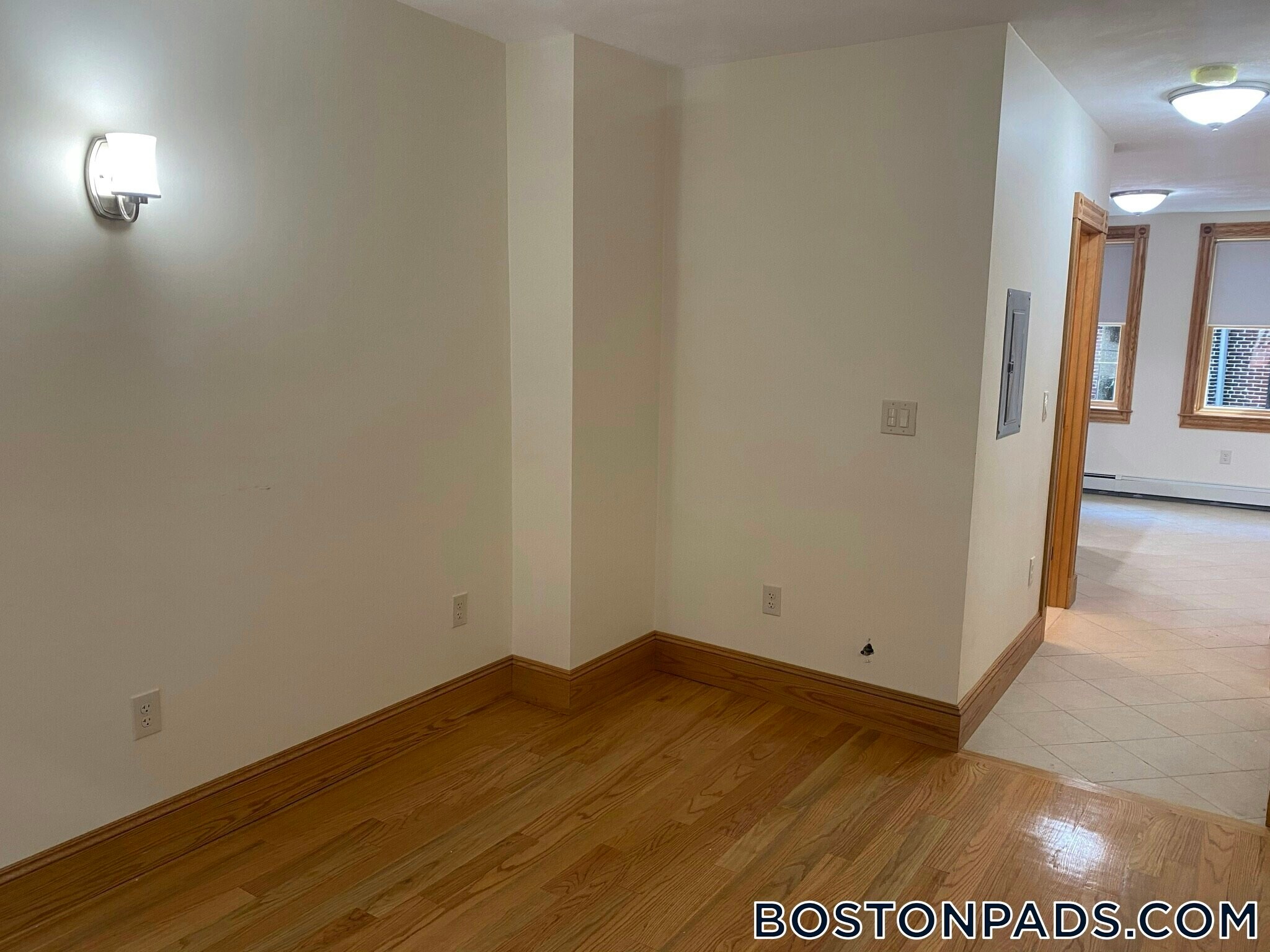 Building Photo - 46 Garden St