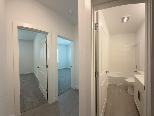 Building Photo - 8338 Bay Oaks Dr