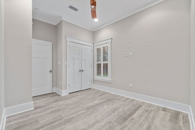 Building Photo - 52 Okahatchee Cir SE