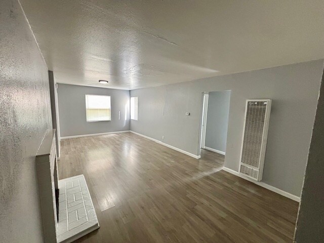 Primary Photo - Great 3 Bed 1 Bath House with Garage in Ri...