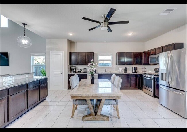 Building Photo - 5026 Fairwater Ct