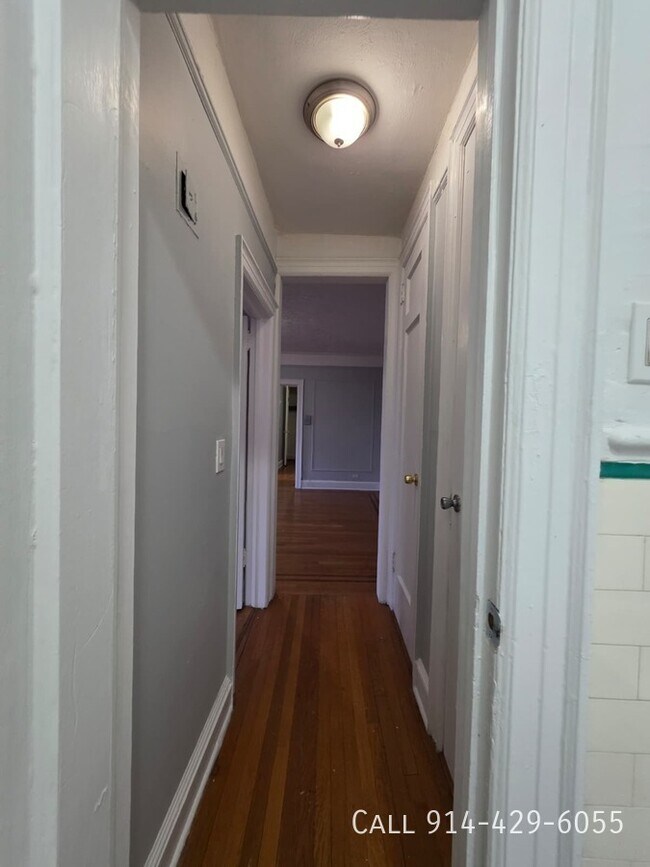 Building Photo - 15 Locust Hill Ave