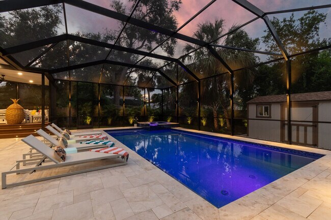 Building Photo - 109 W Hollywood St