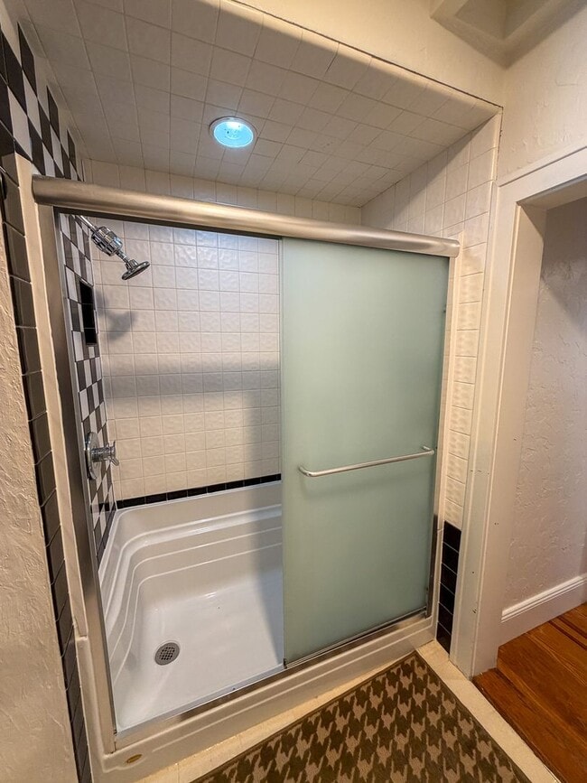 Building Photo - 15 NW 26th St