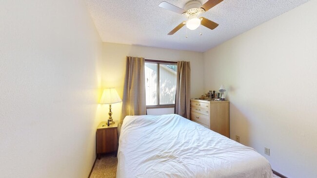 Building Photo - Quiet Area - Great Place to Call "Home"