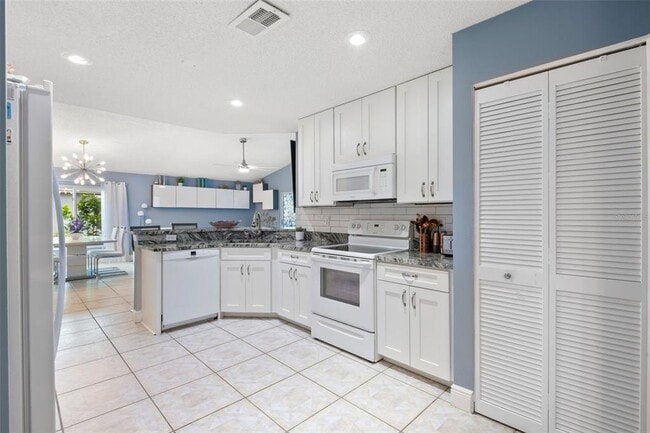 Building Photo - 713 Manchester Woods Dr