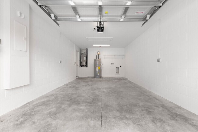 Building Photo - 24 Untermeyer Pl