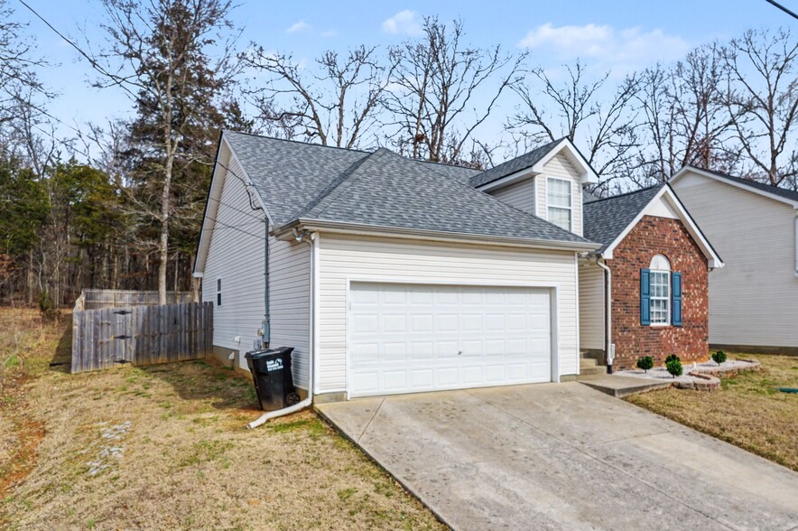 Building Photo - 401 Niagra Ln