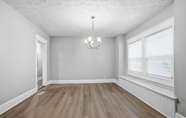 Building Photo - 931 N Oakland Ave