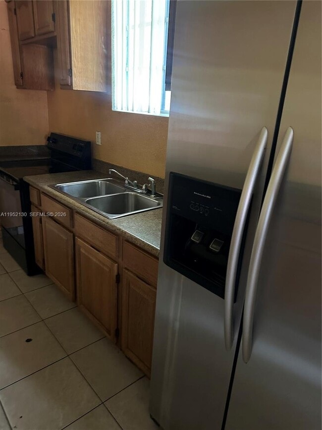 Building Photo - 14220 NE 4th Ave