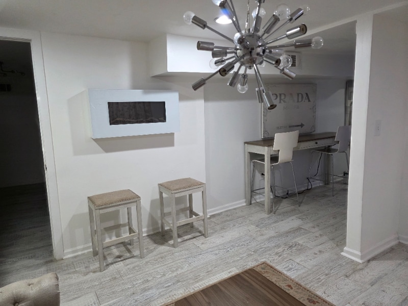 Building Photo - 2080 E Roxboro Rd NE