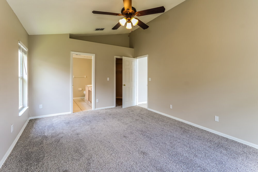 Building Photo - 1324 Crimson Clover Ln
