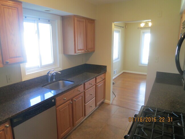 Building Photo - Fully Renovated 3BR/2BA Home in Sought-Aft...