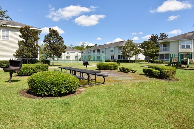 Building Photo - Spacious 2BR/2.5BA Condo in Gated Community w/ Resort-Style Amenities!