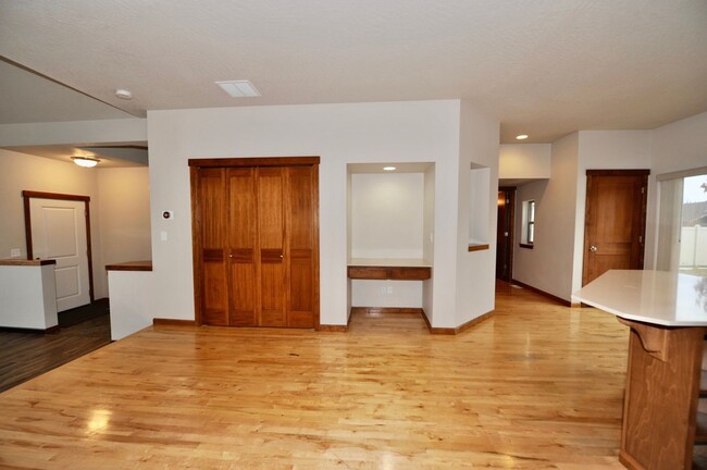 Building Photo - Coeur d'Alene Place Community 3 bed 2.5 ba...