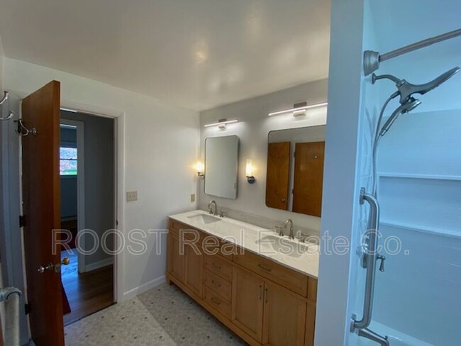 Building Photo - 432 Cookston Ave