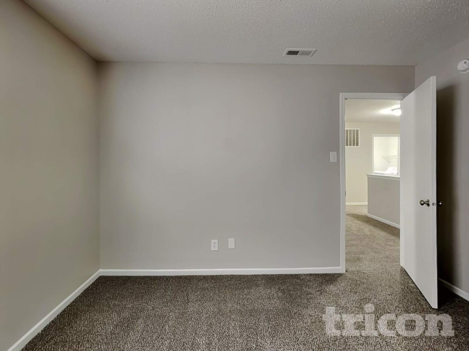 Building Photo - 2934 Ludwig Dr