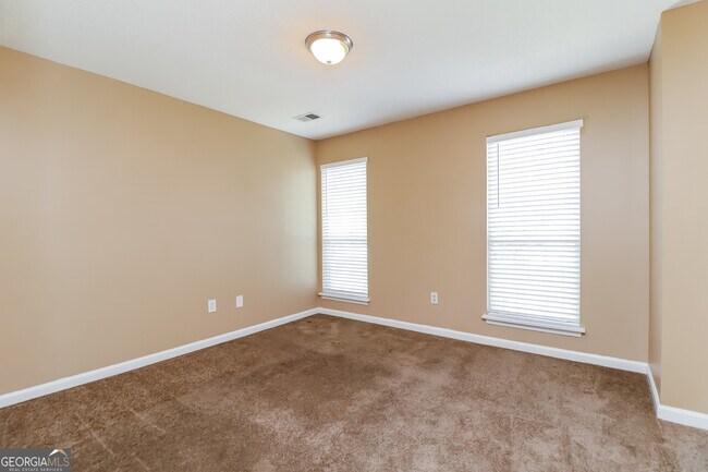 Building Photo - 1198 Oak Knoll Ct