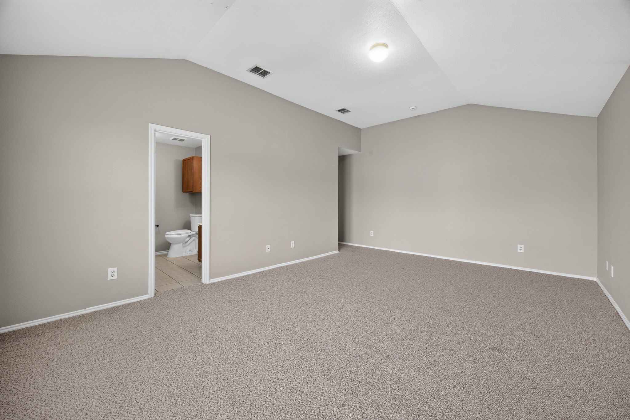 Building Photo - 1432 Oak Hollow Ln